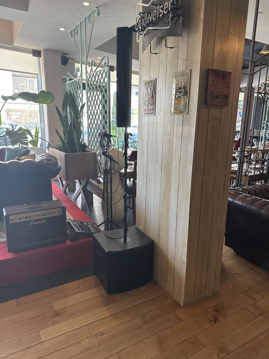 Colunas DB technologies entertainment system