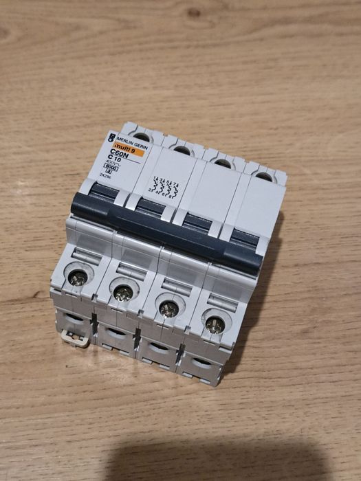 Wyłącznik Nadprądowy Merlin Gerin Multi 9 C60N C10 Nad Prądowy