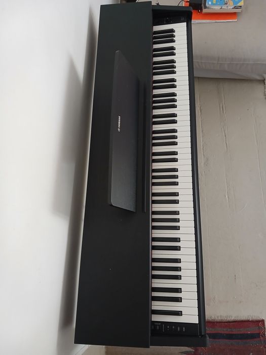 Piano- Yamaha Arius YDP-143- praticamente novo