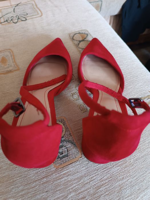 Fajne Buty na słupku
