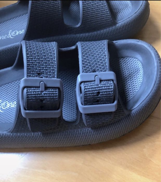 Chinelas cinzentas tamanho 35/36