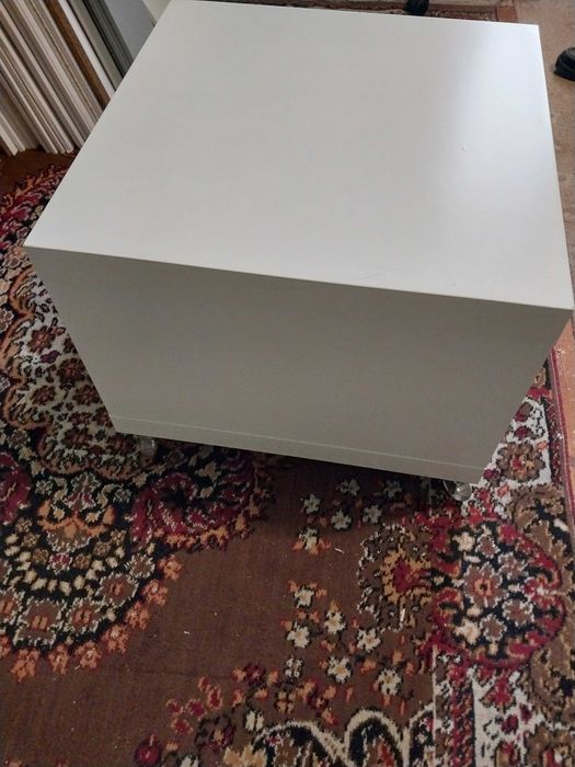 Столики IKEA Lack.