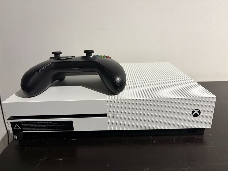 Xbox one s 500gb.