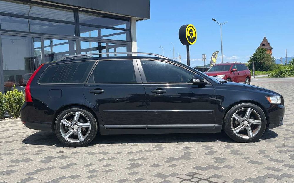 Volvo  V50  2010
