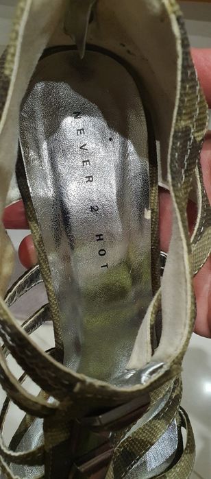 Szpilki / sandały / na platformie / moro / 37 / Never 2 Hot