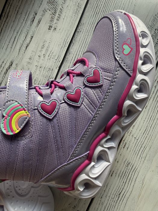 Продам ботинки Skechers 33.5,35 размеры