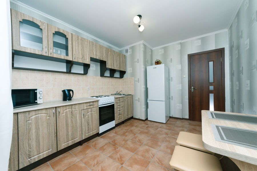 Подобово. Квартира. Вид на озеро. Новобуд. Метро Позняки, Харківська