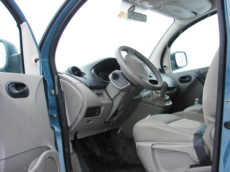Заводской пассажир Renault Kangoo 2009 год (1,6 бензин)