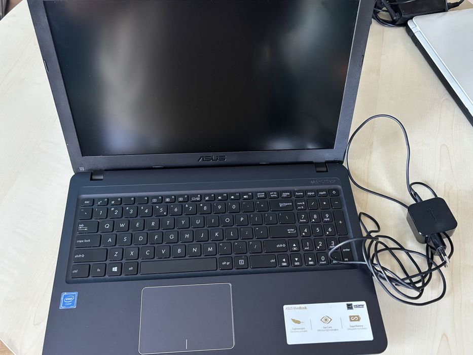 Laptop Asus F543MA-DM695T