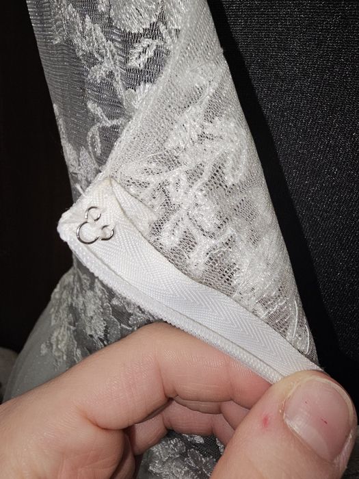 Suknia ślubna na ramiączka