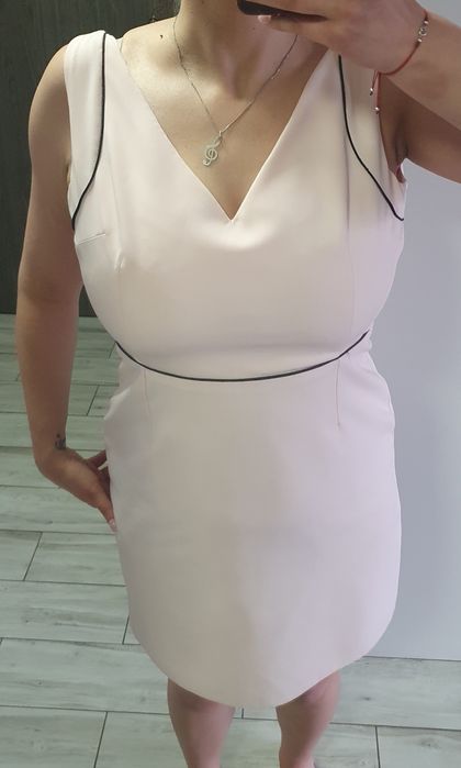 Sukienka prosta w kolorze jasnego różu, Dussi, r. 44