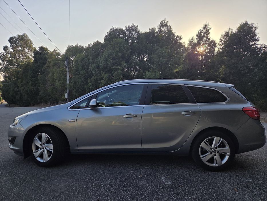 Opel Astra Sports Tourer 1.6 cdti (2015) - excelente estado (abaixo de 200mil km)