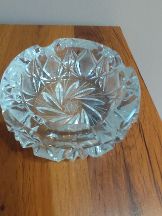 Popielnica kryształowa