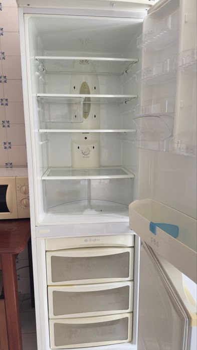 Frigorífico LG No Frost – Combinado – A funcionar perfeitamente