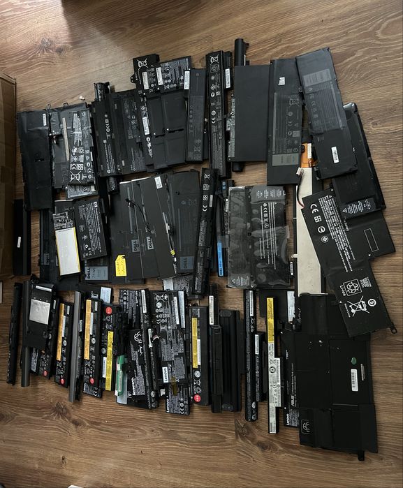 Zestaw baterii do laptopów HP, Dell, Lenovo – około 65 szt.