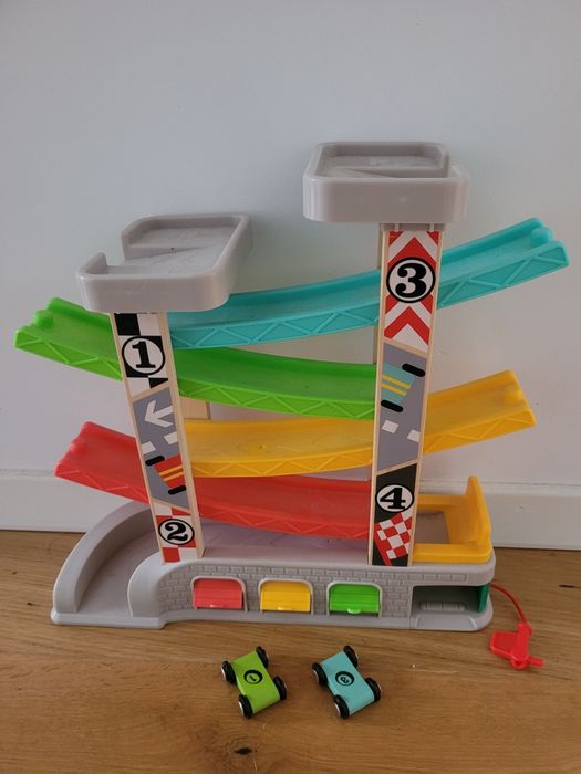 Zjeżdżalnia dla autek