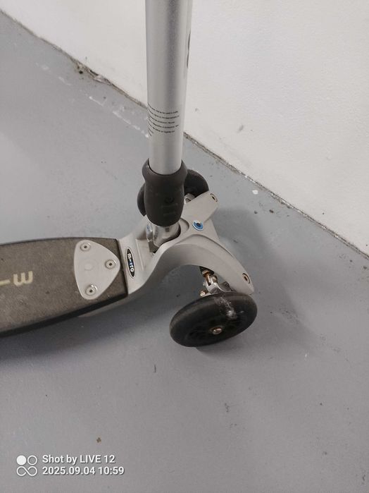 Hulajnoga Micro Kikboard trójkołowa