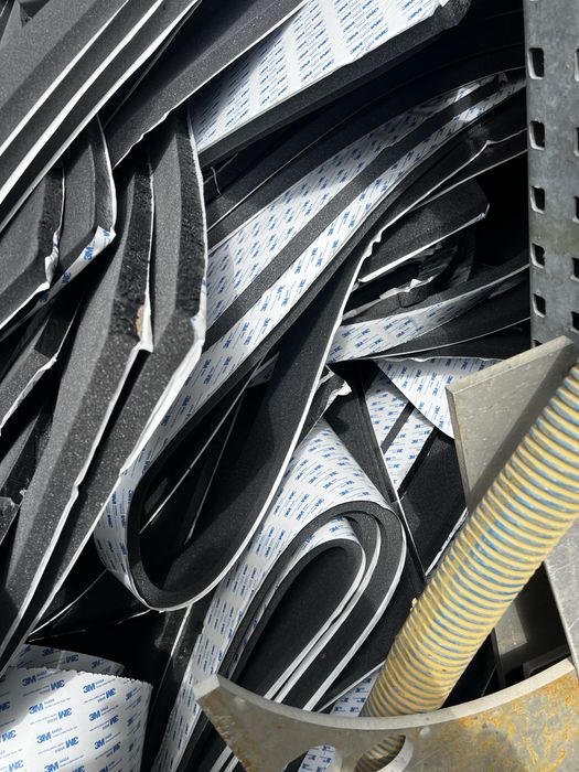 pianka 2cm z klejem 3M