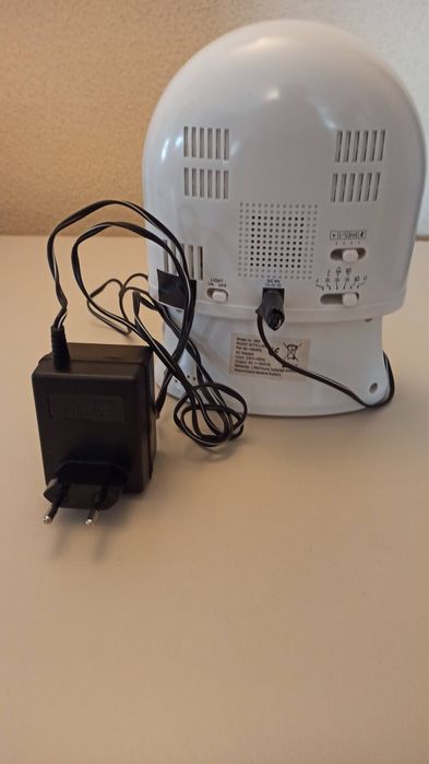 Rádio Despertador / Relógio / Candeeiro / 220V + Pilhas