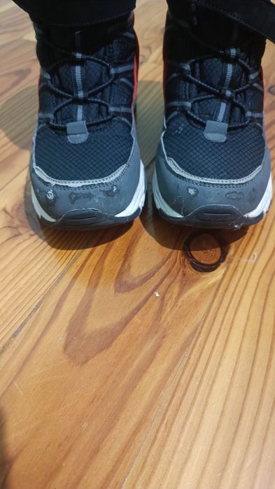 Дитячі зимові черевики Skecherts б/в, розмір 33,5