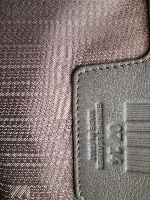 Mala de senhora em pele