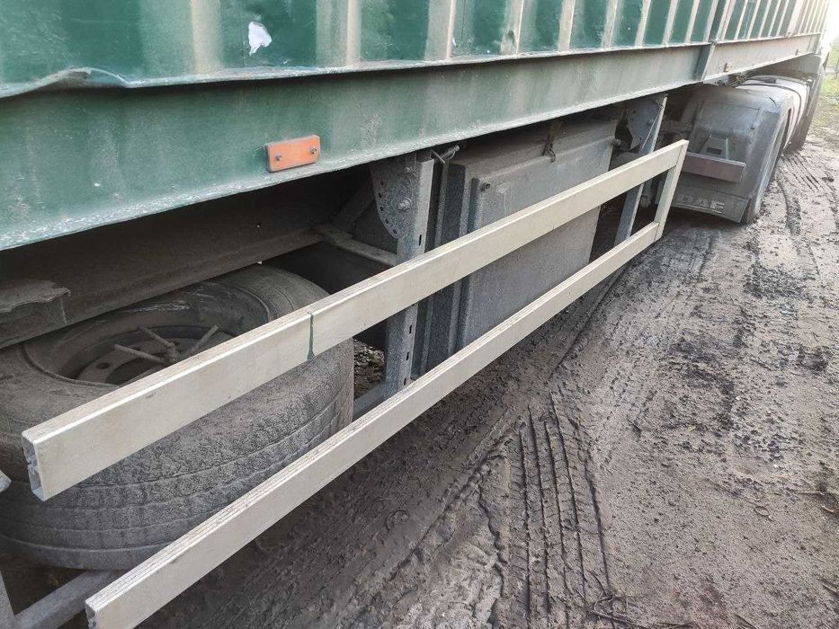 Напівпричеп зерновоз-контейнеровоз