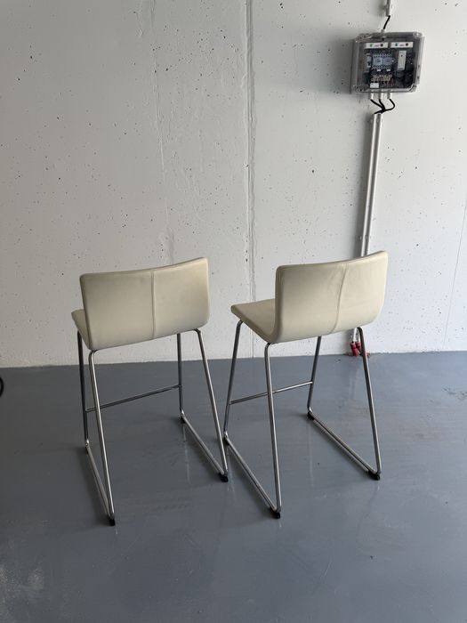 2 Bancos altos ikea bege