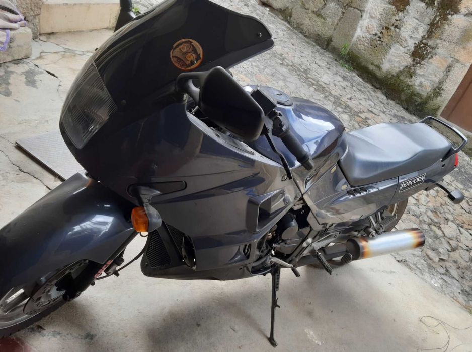 Kawasaki GPZ 900R (Ninja 900)