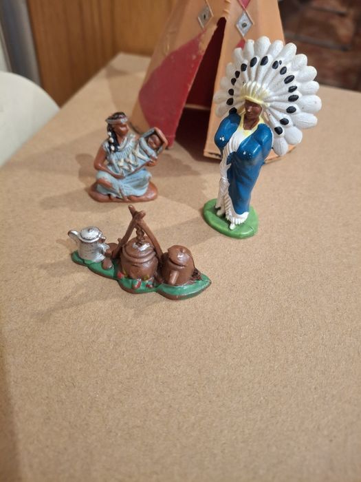Bonecos antigos britains indios
