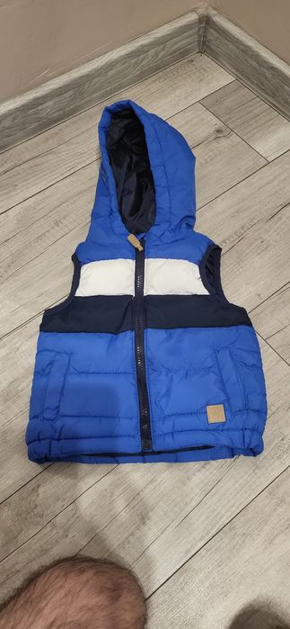 Dziecięca kurteczka i bezrękawnik