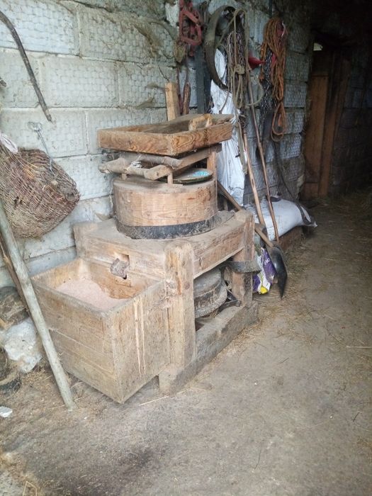 Sprzedam młynek do mielenia ziarna