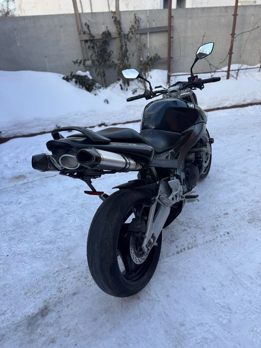 Японський мотоцикл Сузуки Suzuki GSR400 з Японіі