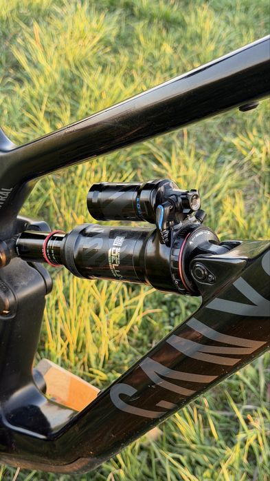 Canyon Spectral cf 27.5 carbon custom industry nine