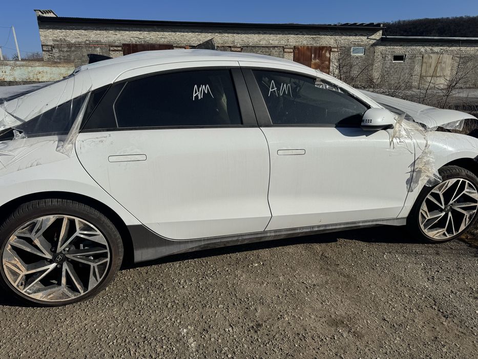 Двері, четверть hyundai ioniq 6