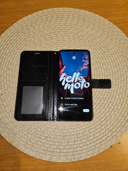 Telefon Motorola Moto e15 + etui