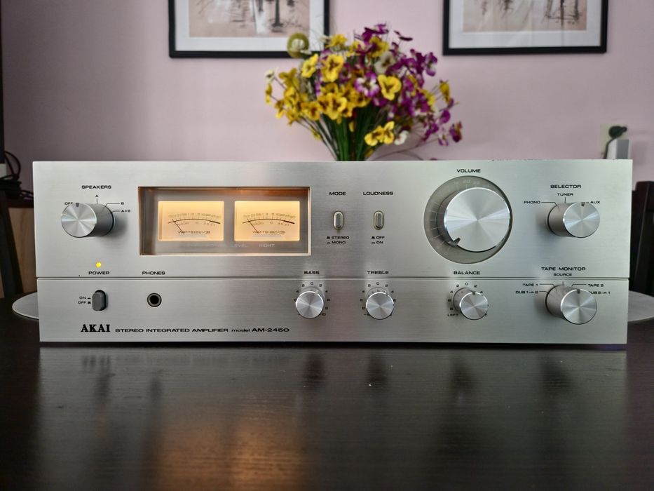 Akai AM-2450 srebrny