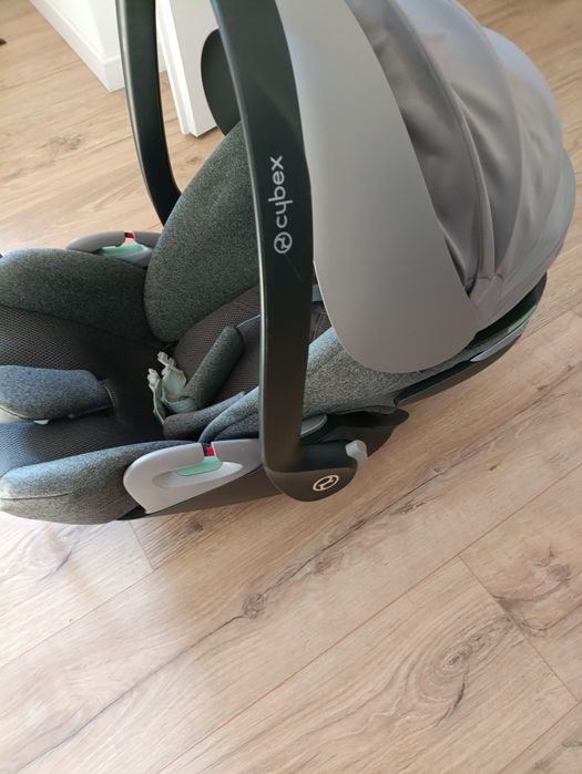 Łupina pierwszy fotelik samochodowy Cybex Cloud T i-size
