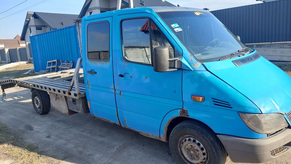 Sprinter MB 2005 рік. 2.7D. вантажний бортовий дубль кабіна.