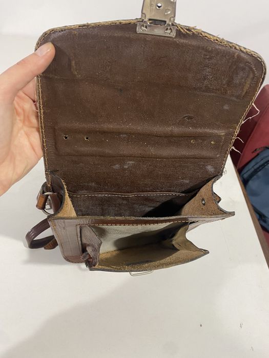 Mala de tiracolo em pele