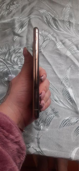 Продам айфон 11 про