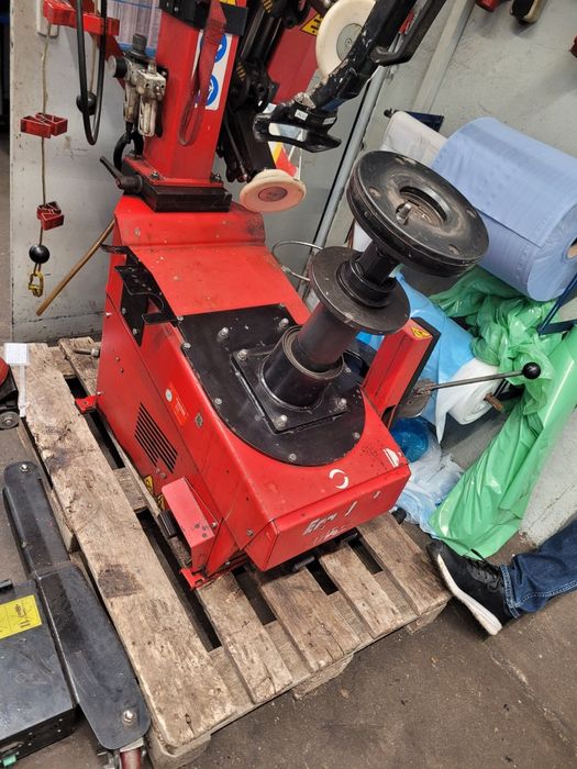 Montażownica do opon