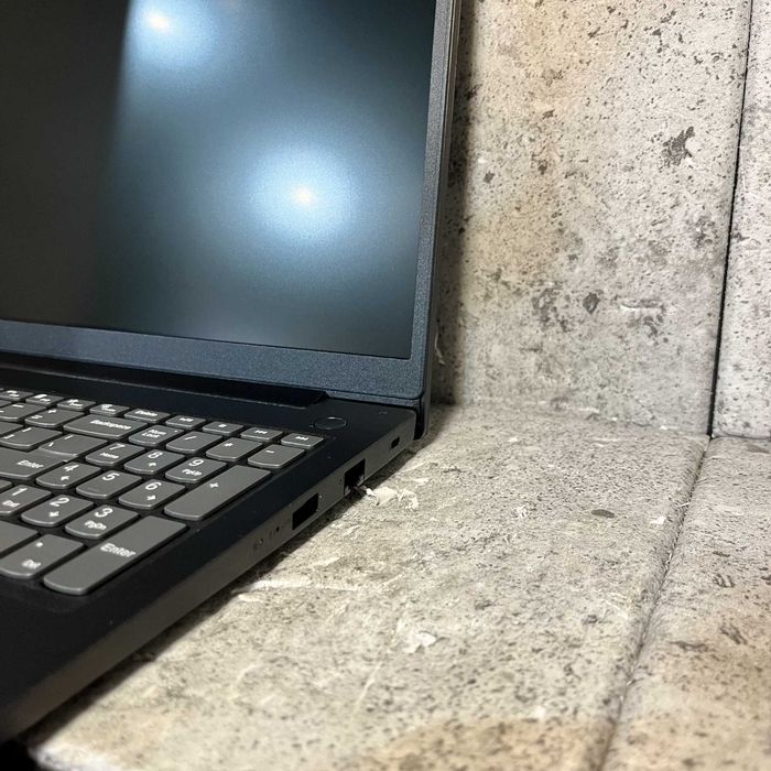 Laptop LENOVO V15 G4 AMN CPU: R5 7520 RAM 16GB SSD 512GB | Nowy |
