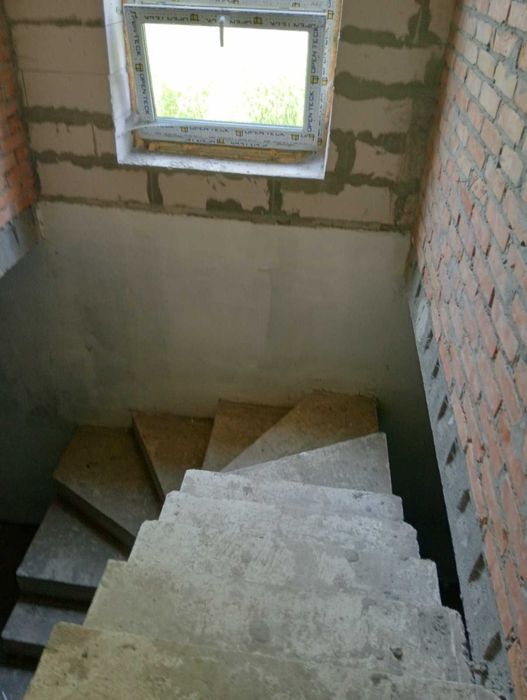 БЕЗ%! Будинок 235 м2 з підвалом і гаражем на 10 с. землі. Білогородка.