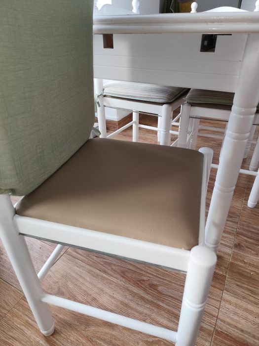 4 cadeiras madeira branca estofadas