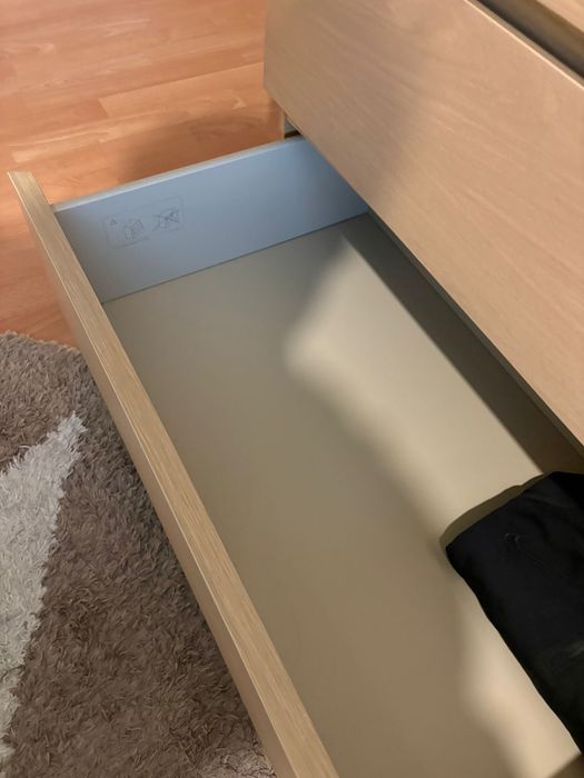 Comoda com 4 gavetas