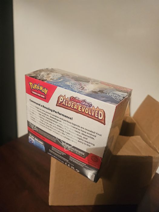 Booster box Paldea Evolved selada