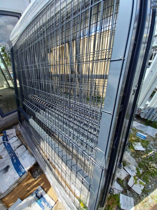 Ogrodzenie panelowe 3D 123/4, słupek, podmurówka, obejma - komplet