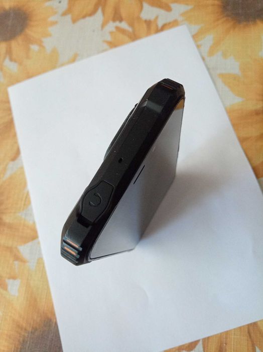 Захищений смартфон Oukitel wp20. Андроїд 12. Гарний стан, все працює.