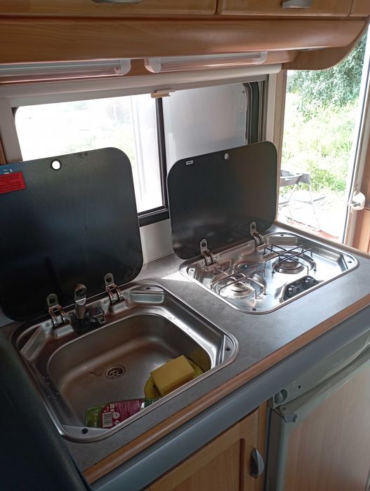 Autocaravana pronta a circular