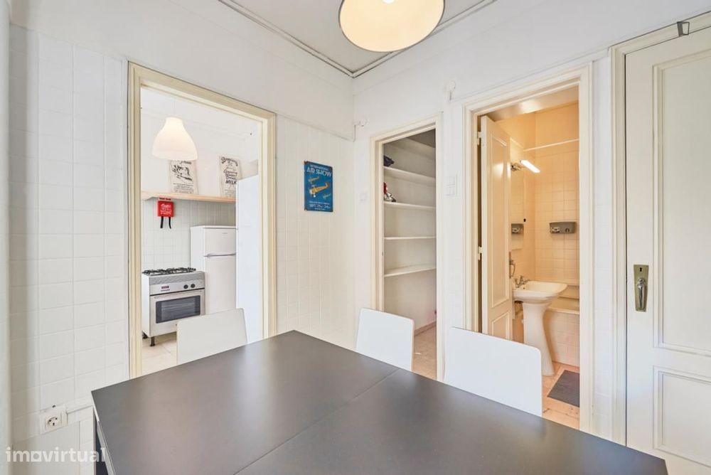 Quarto - localizado em Marquês de Pombal Lisbon